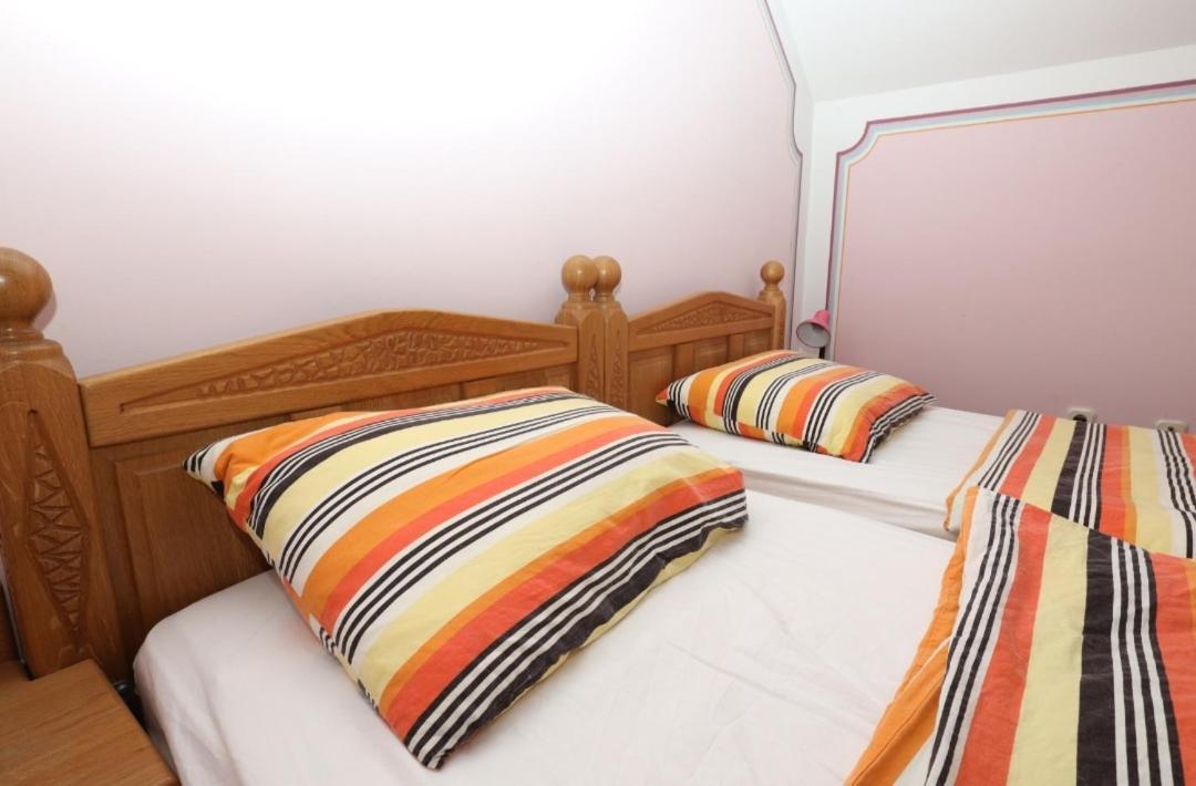 Rooms Odmaraliste Jablan Senj  Exteriör bild