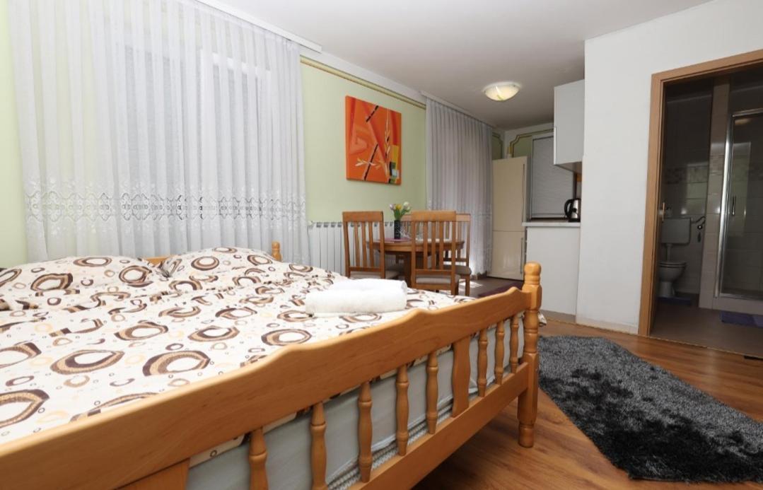 Rooms Odmaraliste Jablan Senj  Exteriör bild