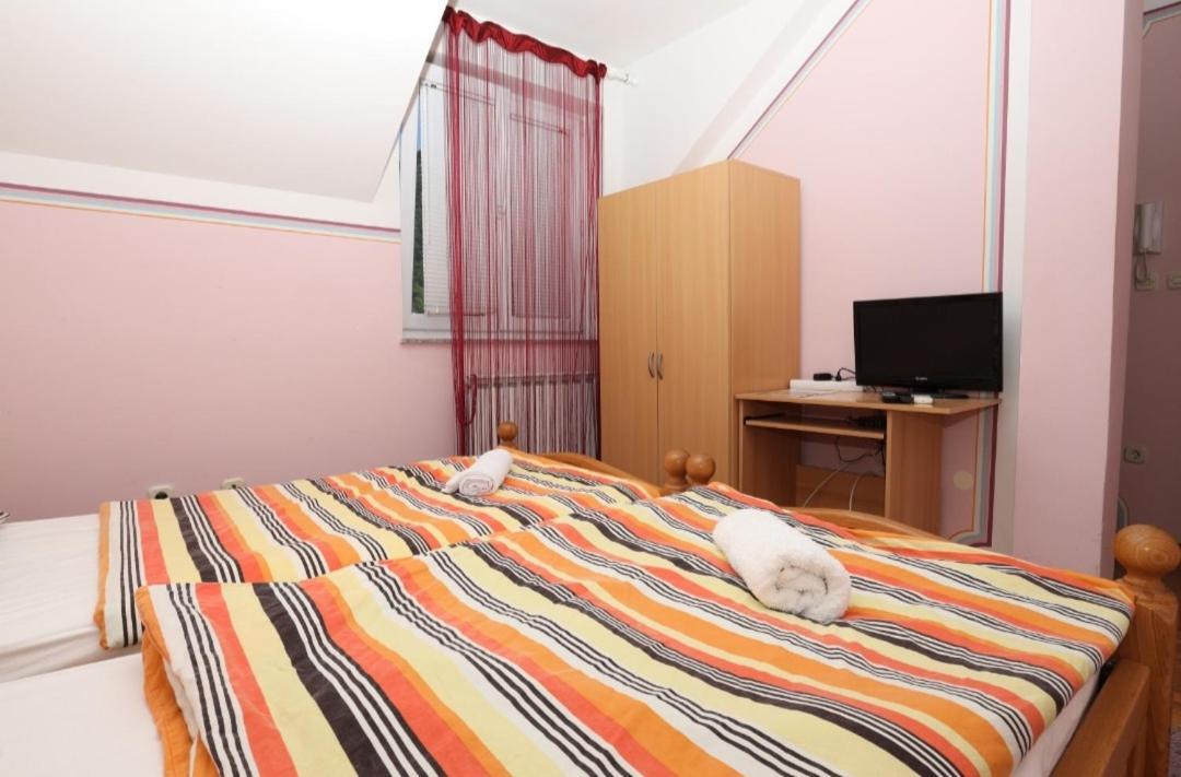 Rooms Odmaraliste Jablan Senj  Exteriör bild