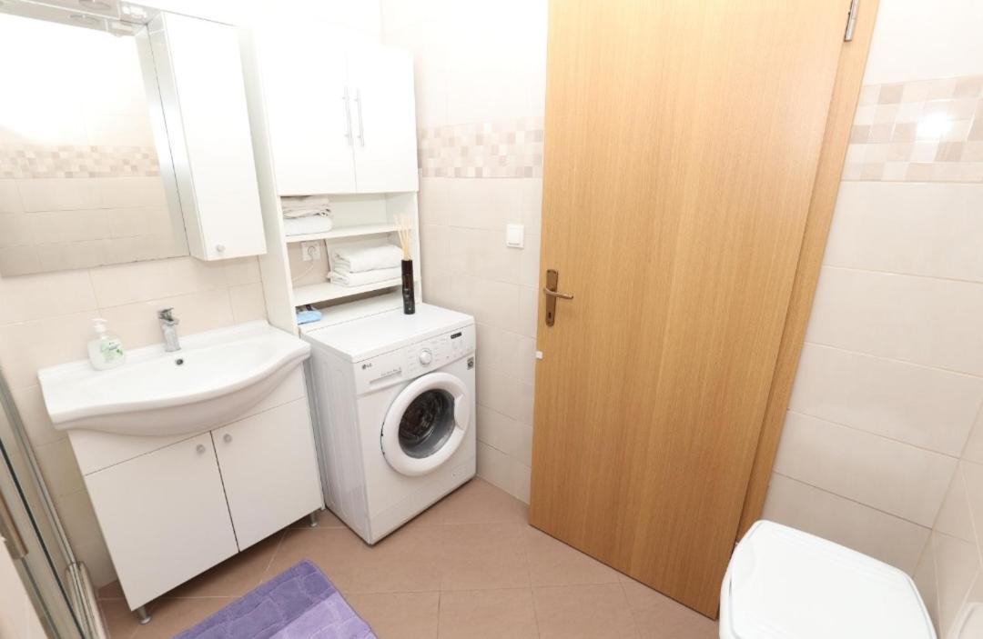 Rooms Odmaraliste Jablan Senj  Exteriör bild