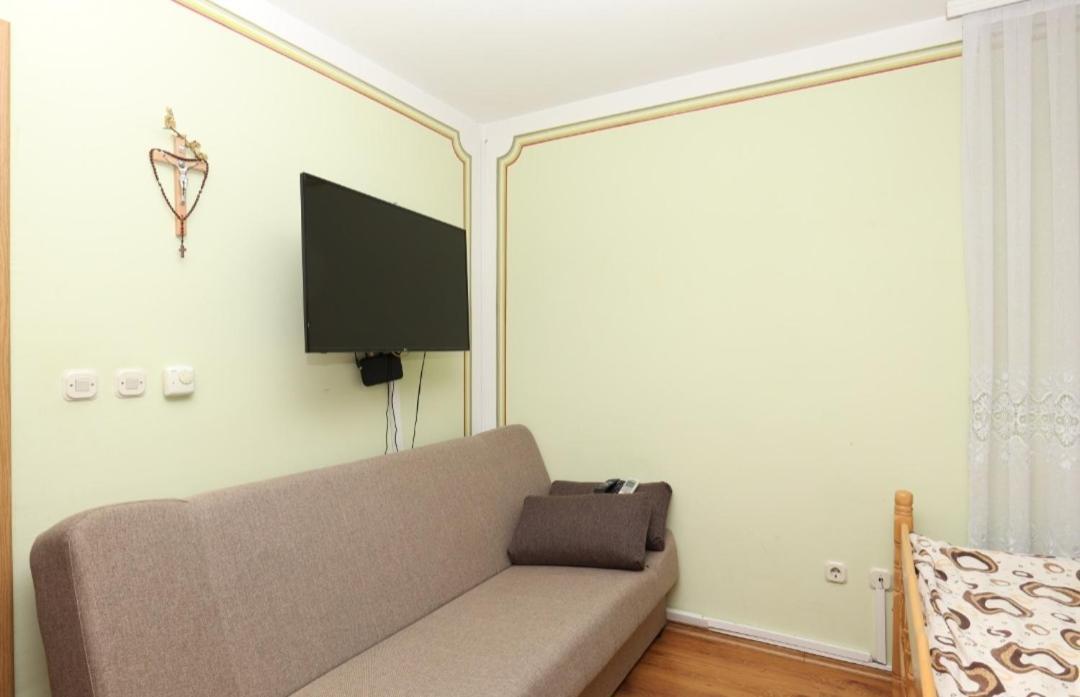 Rooms Odmaraliste Jablan Senj  Exteriör bild