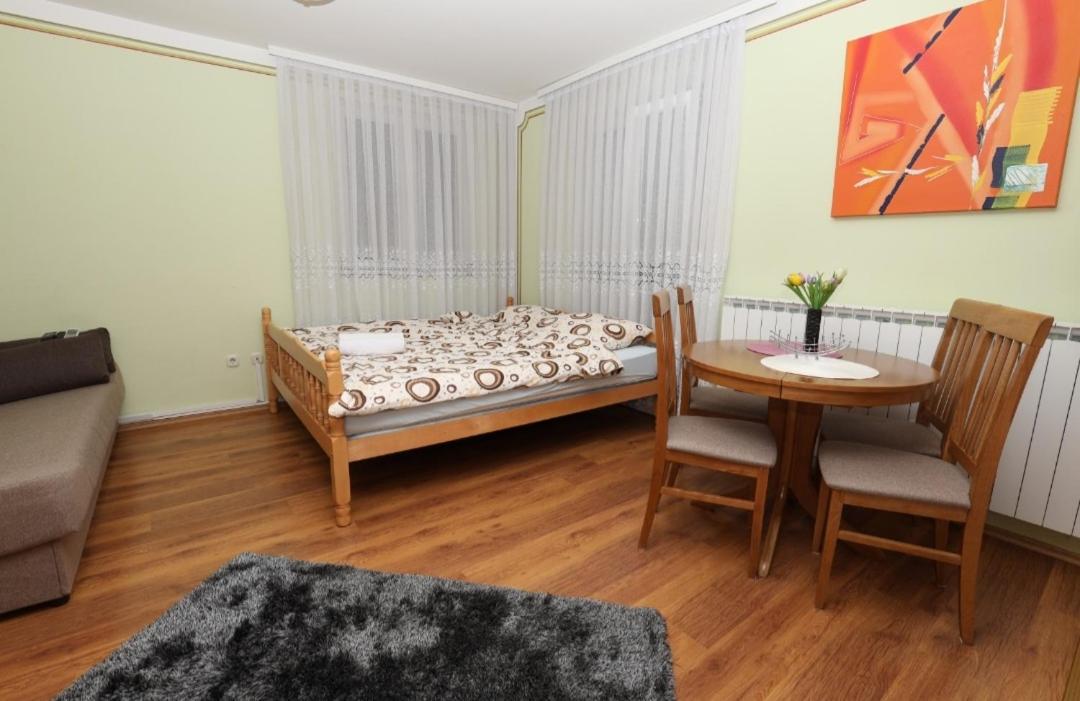 Rooms Odmaraliste Jablan Senj  Exteriör bild